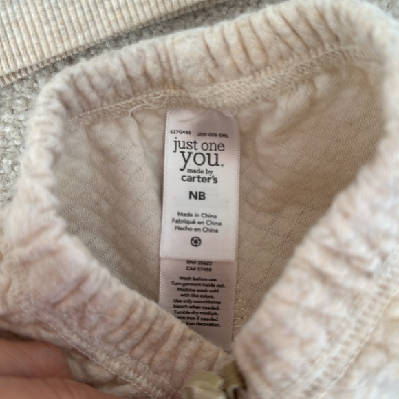 NWOT! Carter’s Newborn Sweatsuit Outfit 🐻 - Picture 3 of 3